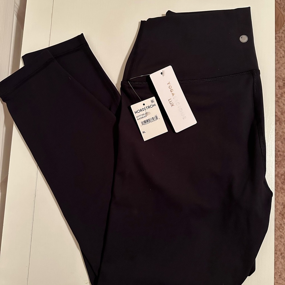 Yogalicious Lux Women’s Everyday Tight Black Leggings Size XL  NWT